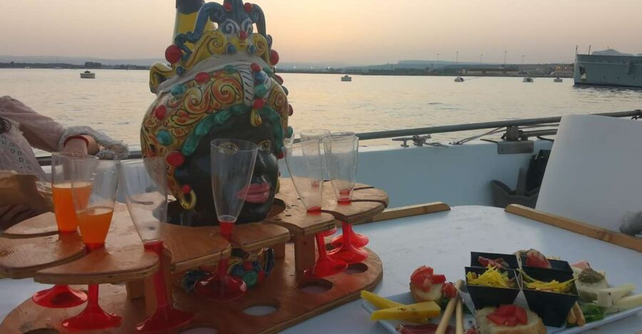 Syracuse: Ortigia Sunset Cruise with Aperitif - Key points at a glance