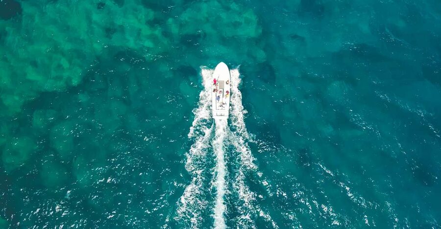 Syracuse: Pillirina, Ortigia, and Sea Caves Tour by Boat - The caves near Grotta con i coralli