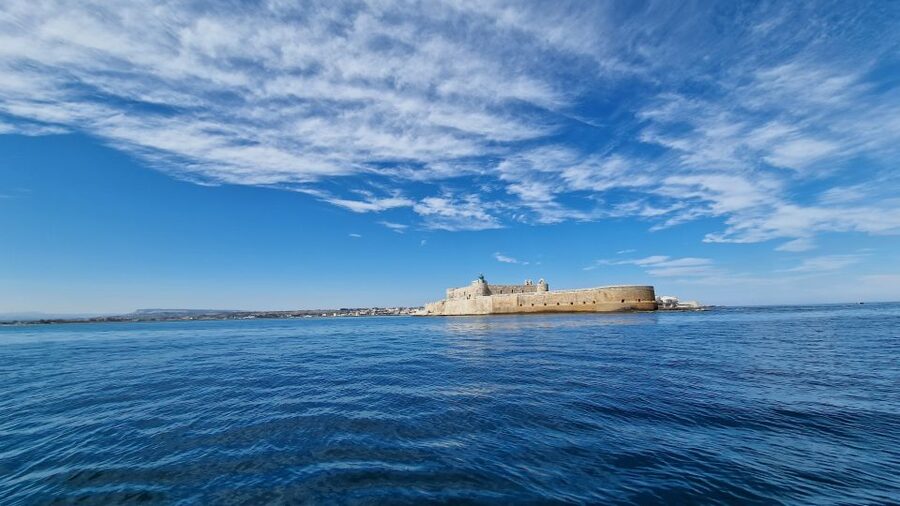 Syracuse: Pillirina, Ortigia, and Sea Caves Tour by Boat - Best timing, packing, and practical comfort