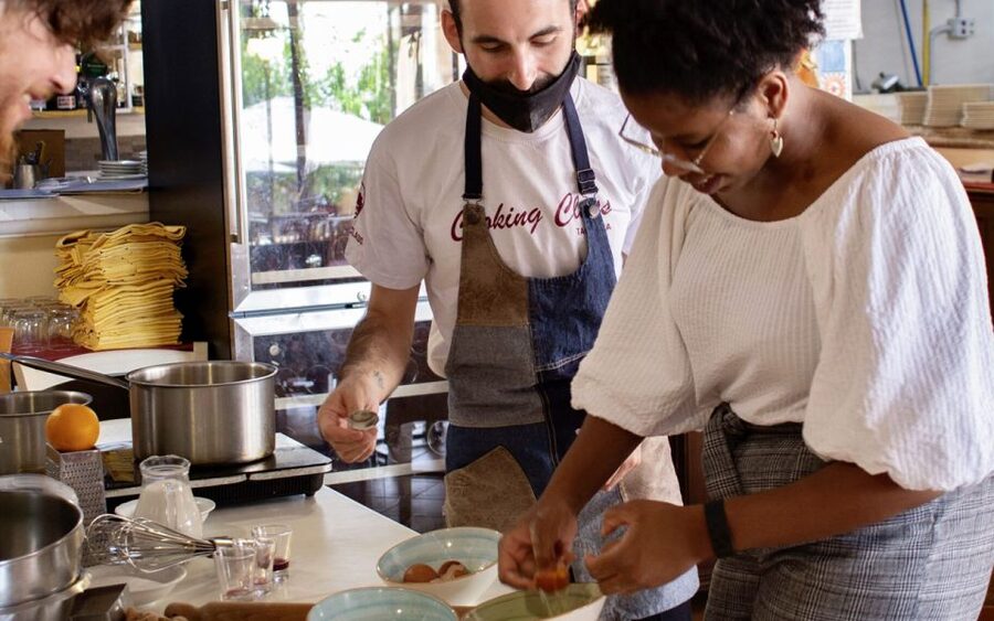 Taormina: Cannolo Cooking Class with Completion Certificate - Who should book this Taormina class?