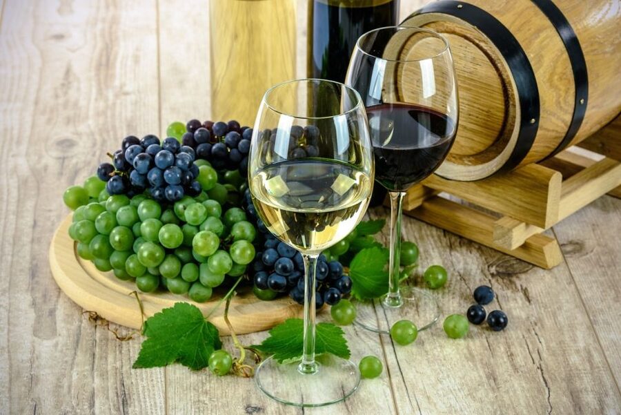 Taormina: Guided Etna Wine Tasting Half-Day Tour - Arriving at Gambino Winery on Etna
