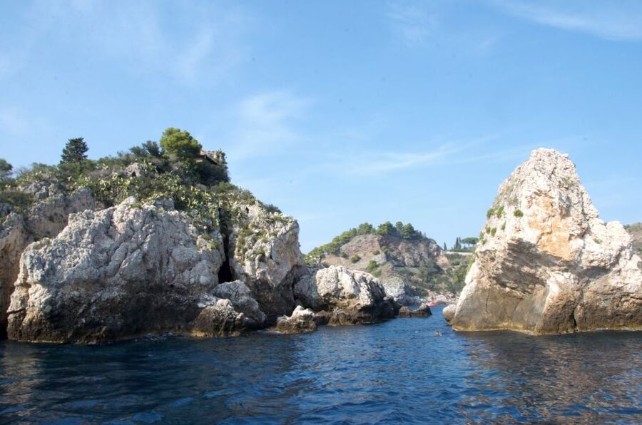 Taormina: White Lotus Tour - Grotta del Giorno and Baia delle Sirene