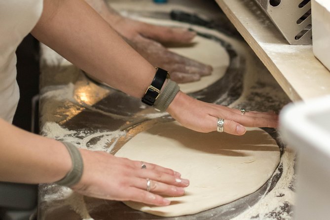 Toss, Bake, Cheers! - Sorrento Pizza Making Class with Wine - Key points at a glance
