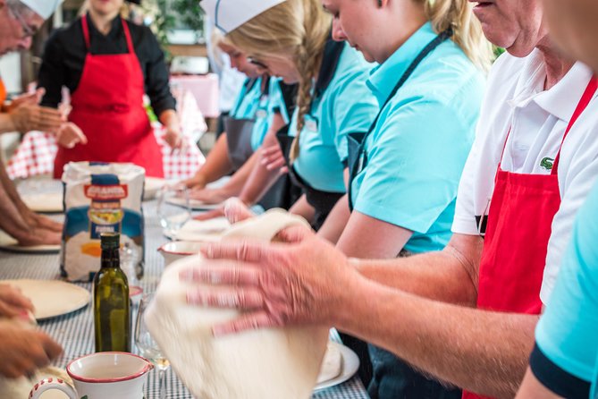 Toss, Bake, Cheers! - Sorrento Pizza Making Class with Wine - Who should book this Sorrento pizza class?