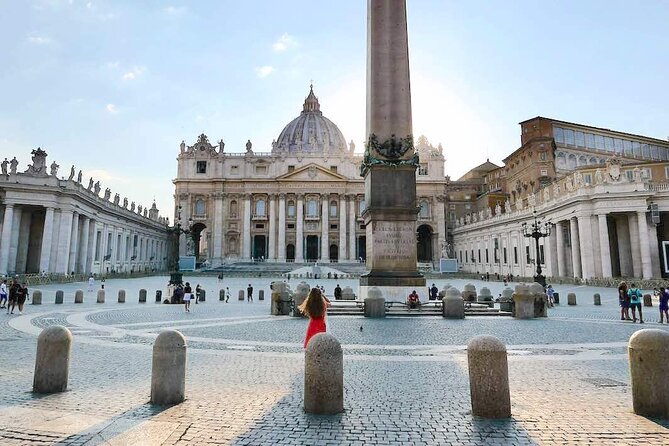 Tour of St Peter's Basilica with Dome Climb and Grottoes - Seeing the basilica’s major works in 40 minutes