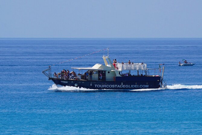 Tour of the Costa degli Dei by boat, 3 hours with aperitif included - Tropea Beach and the best church view