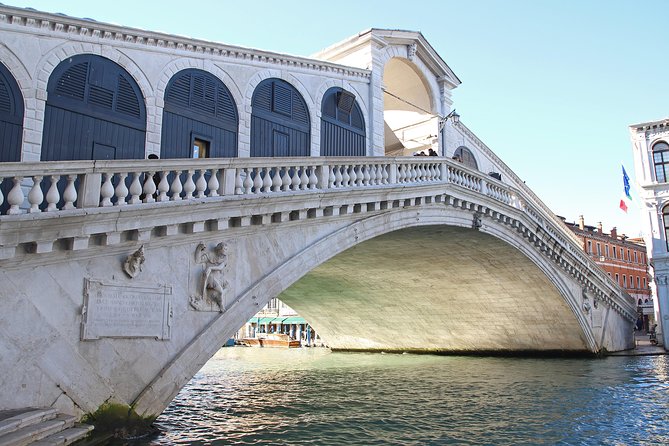 Tour of The Real Hidden Venice - Arriving at Rialto Bridge