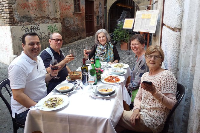 Trevi Fountain, Pantheon, and Campo Dei Fiori Market Food and Wine Tour - The guides make the difference
