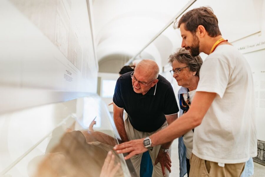 Turin: Egyptian Museum Priority Access Guided Tour - Meeting your guide outside the entrance