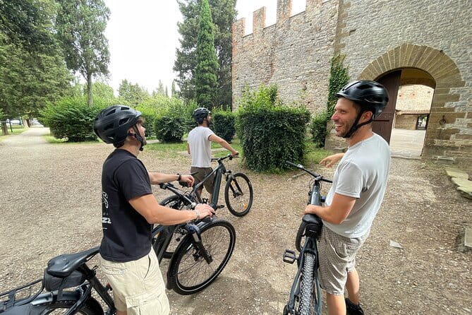 Tuscany Day Trip from Florence: Siena, San Gimignano, Pisa and Lunch at a Winery - Lunch at Fattoria Poggio Alloro