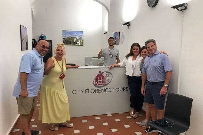 Uffizi Gallery Small Group Tour with Guide - Inside the Uffizi: a focused route through major art