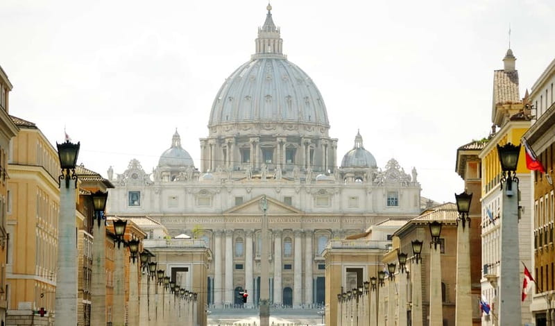 Vatican Museums, Sistine Chapel & St. Peter's Square Tour - Gallery of Maps: a memorable corridor