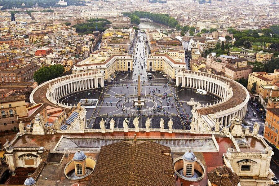 Vatican: Papal Audience and St. Peter's Basilica Guided Tour - Free Time Inside the Basilica