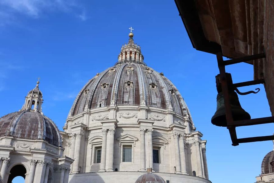 Vatican: St. Peter’s Basilica & Dome Ticket with Audioguide - Meeting your host near St. Peter’s Square