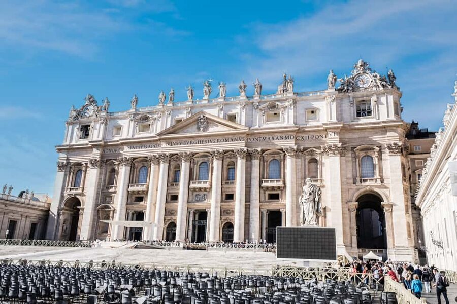 Vatican: St. Peter’s Basilica & Dome Ticket with Audioguide - Security comes before the basilica