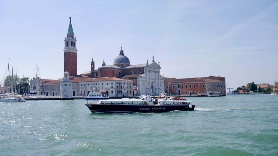 Venetian Lagoon Tour: Visit Murano, Burano and Torcello - The boat rides: useful commentary and lagoon views