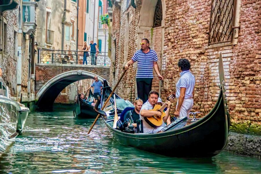 Venice: 30-Minute Gondola Ride on Grand Canal with Serenade - The Grand Canal, Punta della Dogana, and the return