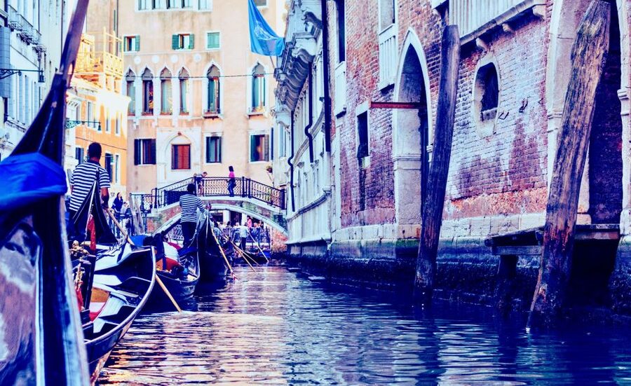 Venice: 30-Minute Gondola Ride on Grand Canal with Serenade - Starting at Santa Maria del Giglio