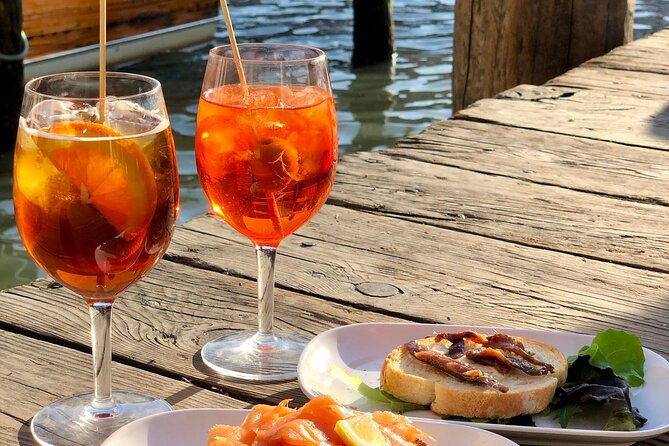 Venice Bacaro Food Tour: Eat and Drink like a Venetian - Meeting beside the Colleoni statue