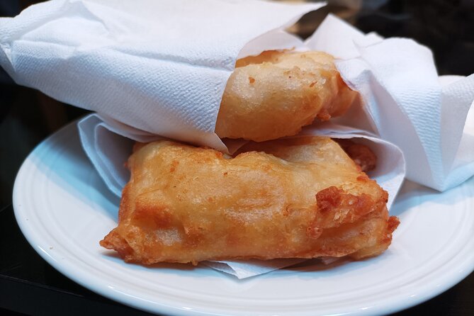 Venice Bacaro Food Tour: Eat and Drink like a Venetian - Calle de la Bissa and mozzarella in carrozza