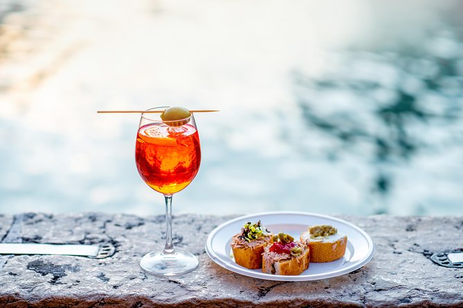 Venice Bacaro Food Tour: Eat and Drink like a Venetian - Calle de la Testa and the first ombra