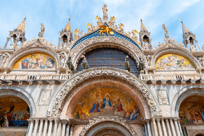 Venice: Doge's Palace and St. Mark's Basilica Guided Tour - St. Mark’s Basilica and its golden mosaics