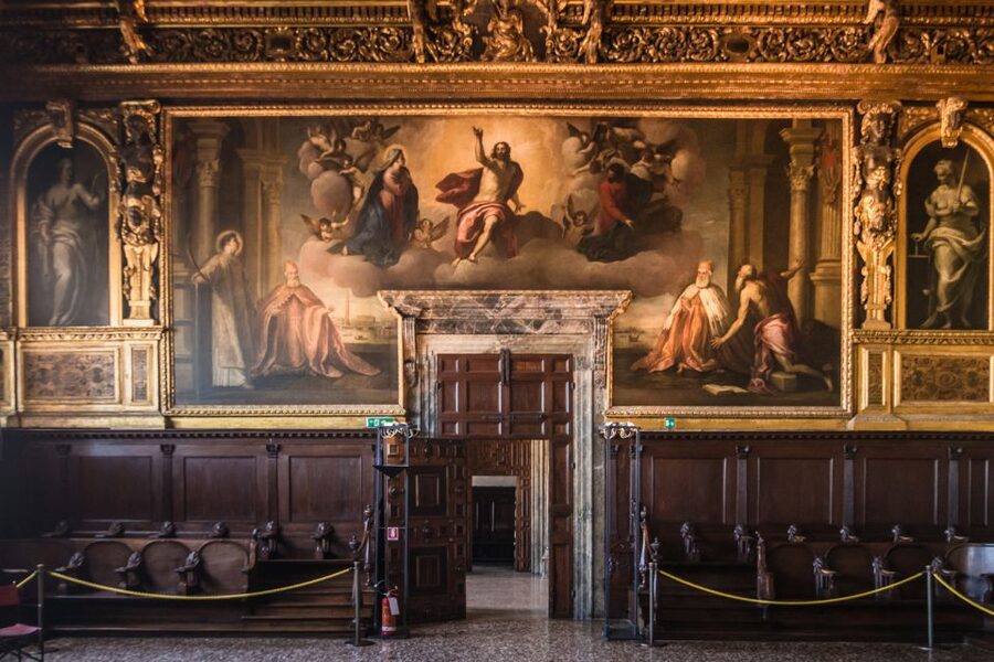Venice: Doge's Palace, Bridge of Sighs & Prisons Guided Tour - Inside the New Prisons