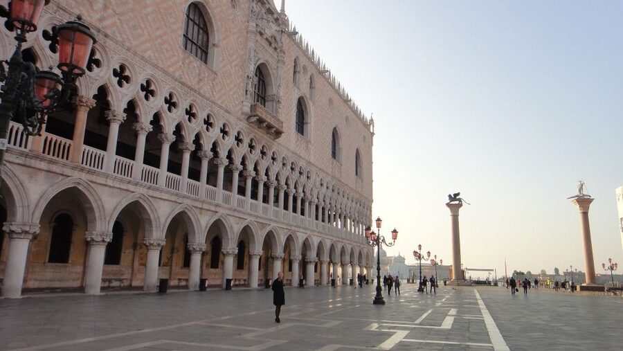 Venice: Doge's Palace, Bridge of Sighs & Prisons Guided Tour - Is $68 good value in Venice?