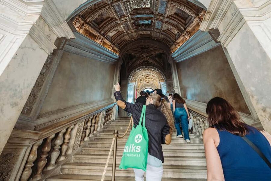 Venice: Doge's Palace & St Mark's Tour with Upgrade Option - Doge’s Palace and the machinery of Venetian power