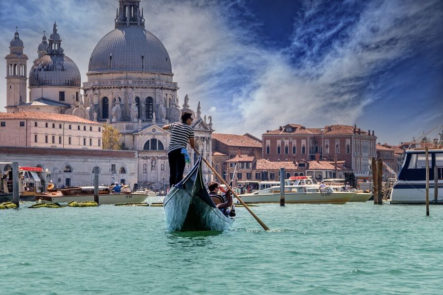 Venice: Grand Canal by Gondola with Live Commentary - Key things to know before you book