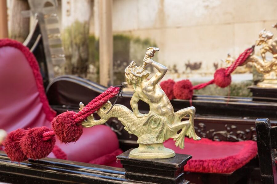 Venice: Grand Canal by Gondola with Live Commentary - What shared gondola seating really means