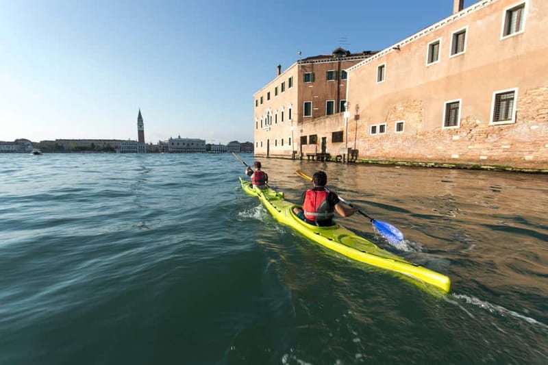 Venice: Guided Canal Kayak Tour at Day, Night, or Sunset - Small details that can make the outing better