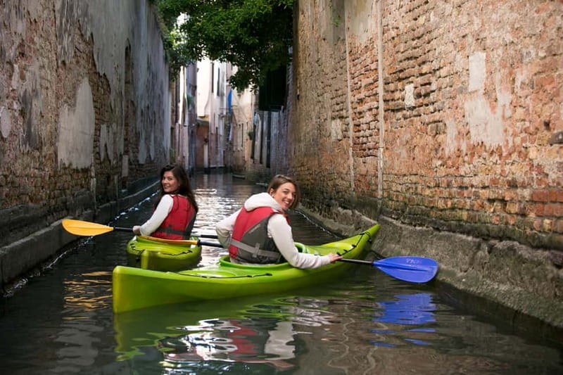 Venice: Guided Canal Kayak Tour at Day, Night, or Sunset - Meeting at Venetian Rowing and getting ready