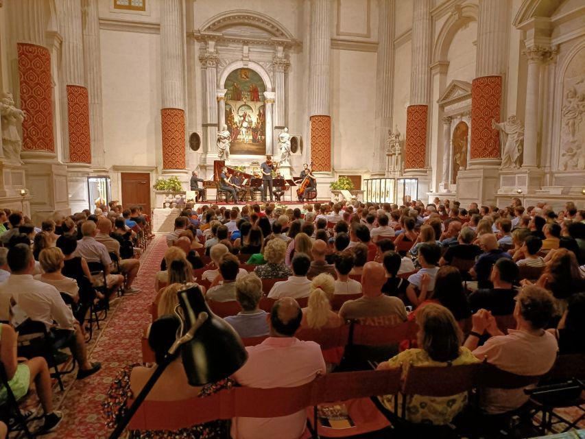 Venice: Interpreti Veneziani Concert at Church of San Vidal - Small rules that improve the evening