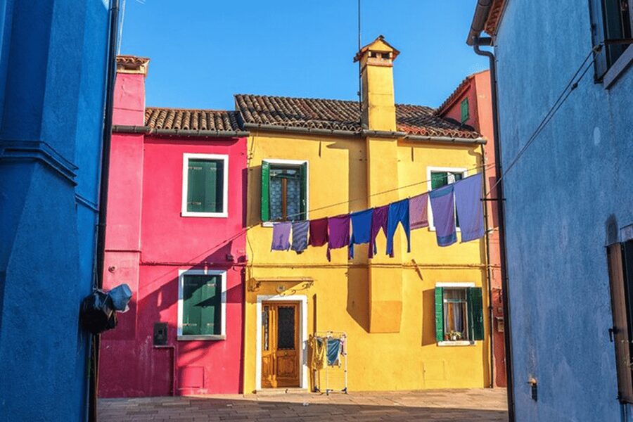 Venice Islands: Murano Glass & Burano Colors Guided Visit - The guides make the difference