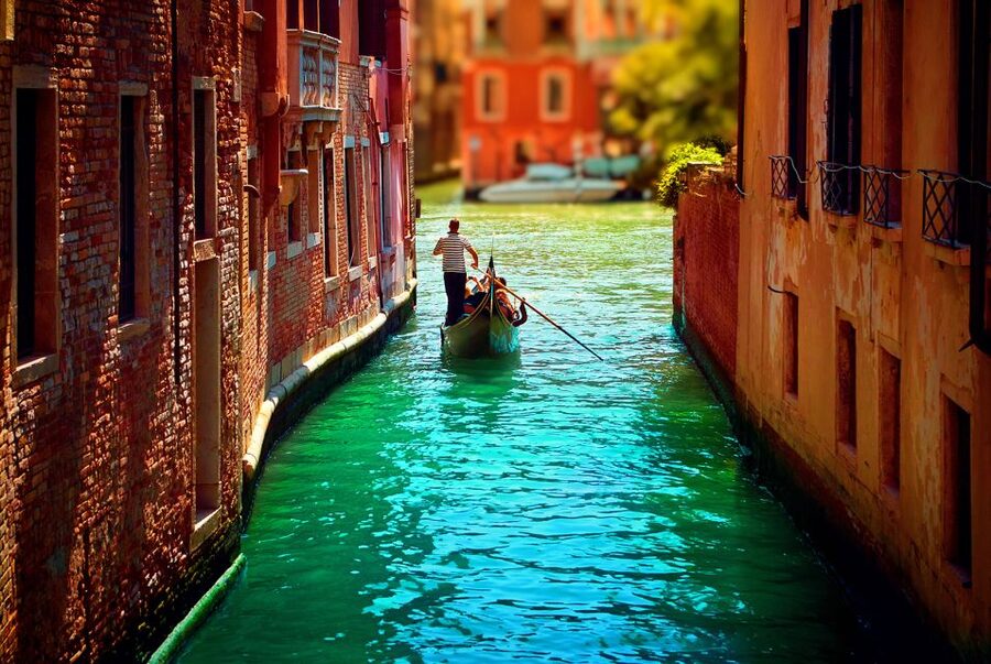 Venice: Private Gondola Cruise for up to 5 Passengers - What you get, and what you do not
