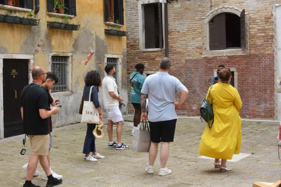 Venice: Rialto Bridge & Offbeat Unusual Venice Walking Tour - Casanova’s house and the city behind the legend