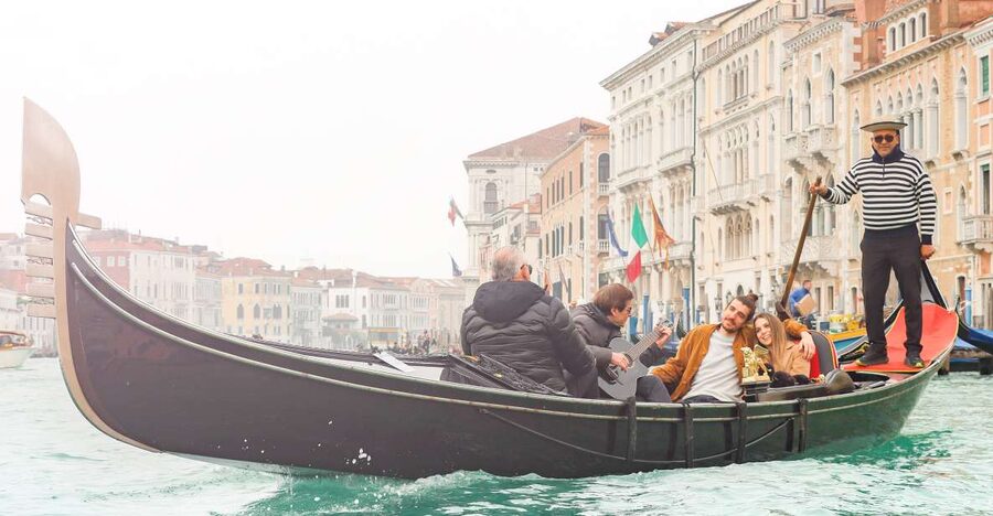 Venice: Shared Gondola Ride and Serenade - Starting beside the Gritti Palace
