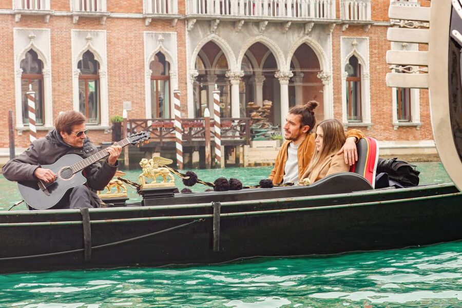 Venice: Shared Gondola Ride and Serenade - How the shared serenade really works