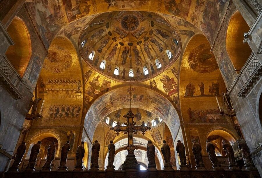 Venice: St. Mark's Basilica Tour with Doge's Palace Option - Meeting near the Winged Lion column