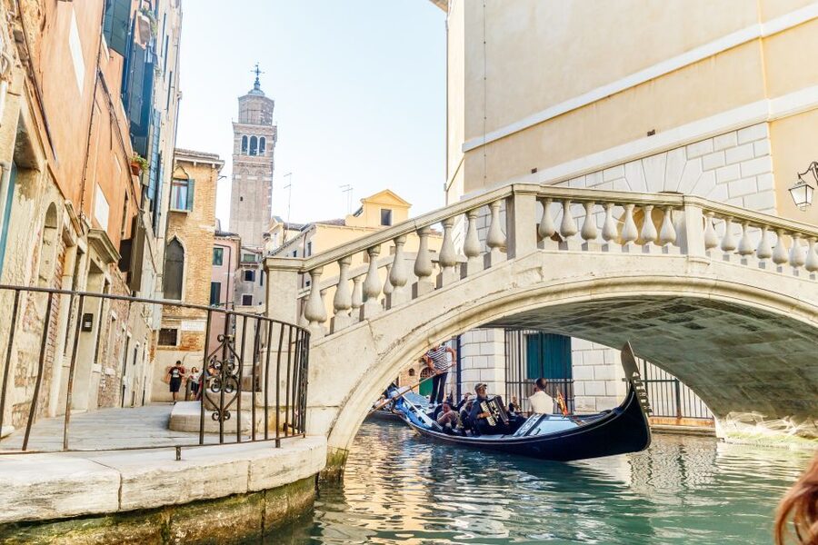 Venice: Traditional Shared Gondola Ride - Passing Under the Bridge of Sighs