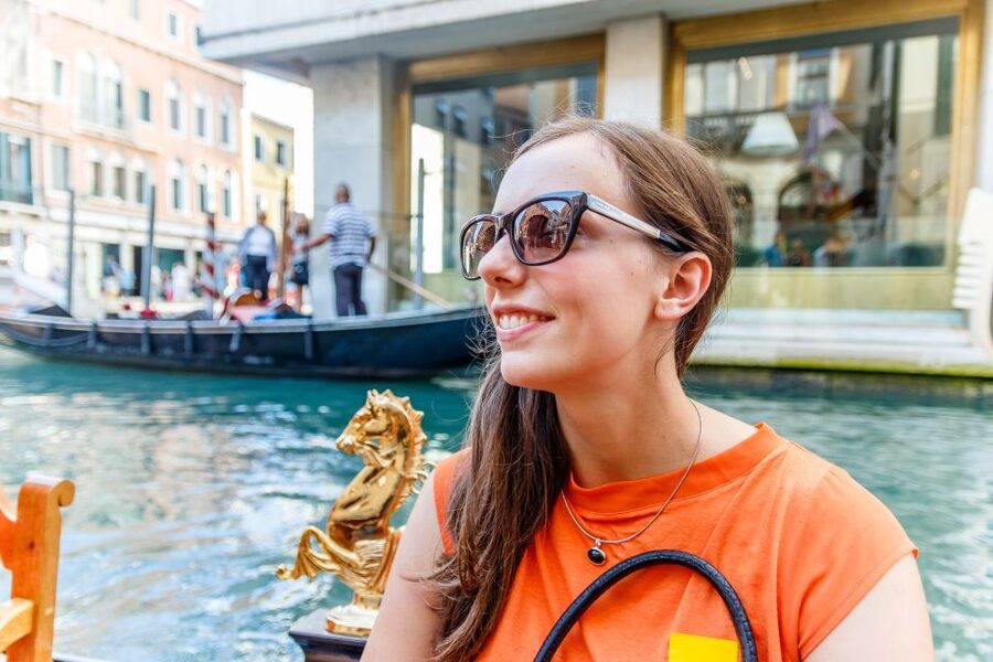 Venice: Traditional Shared Gondola Ride - Shared Seating and the Five-Passenger Limit