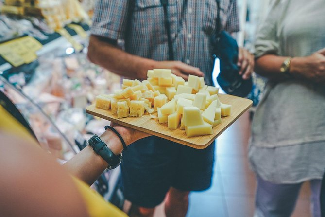 Verona All in one: Food Walking Tour, Lunch & Wine - The wine shop provides the most focused tasting