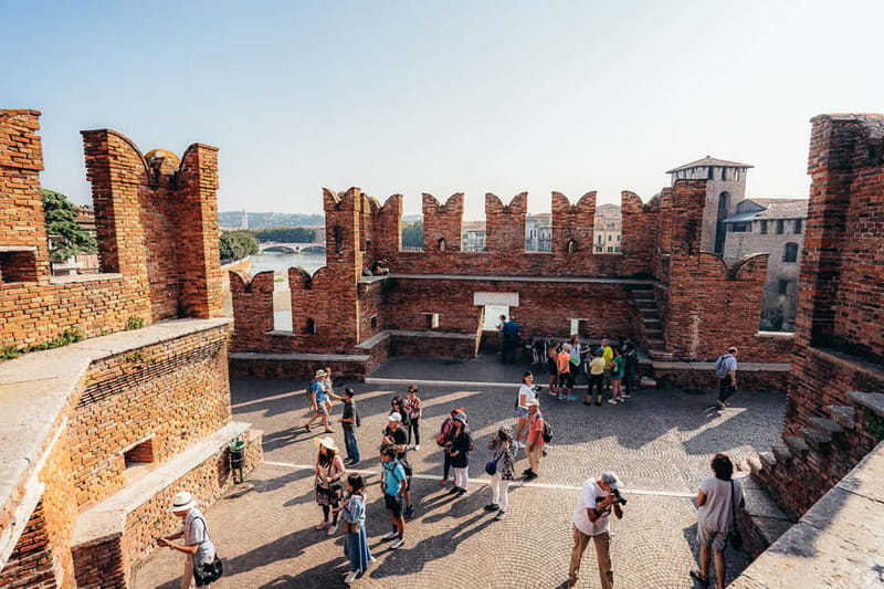 Verona: Classic and Hidden Gems Bike Tour - A cappuccino break that keeps the pace comfortable