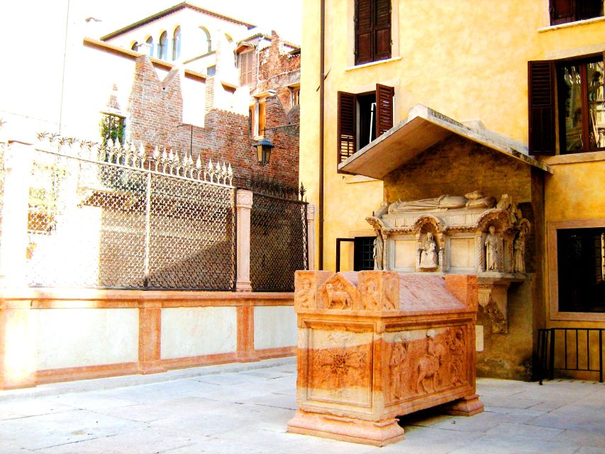 Verona: History and Hidden Gems Guided Walking Tour - From early walls to Porta Borsari