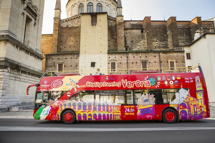 Verona: Hop-on Hop-off Tour 24 or 48-Hour Ticket - Starting at Piazza Bra beside the Arena