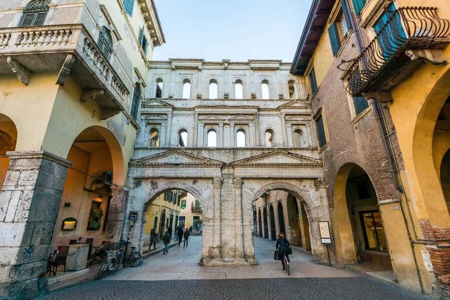 Verona: Small Group Guided Walking Tour with Arena Tickets - Timing, pace, and what the three hours feel like