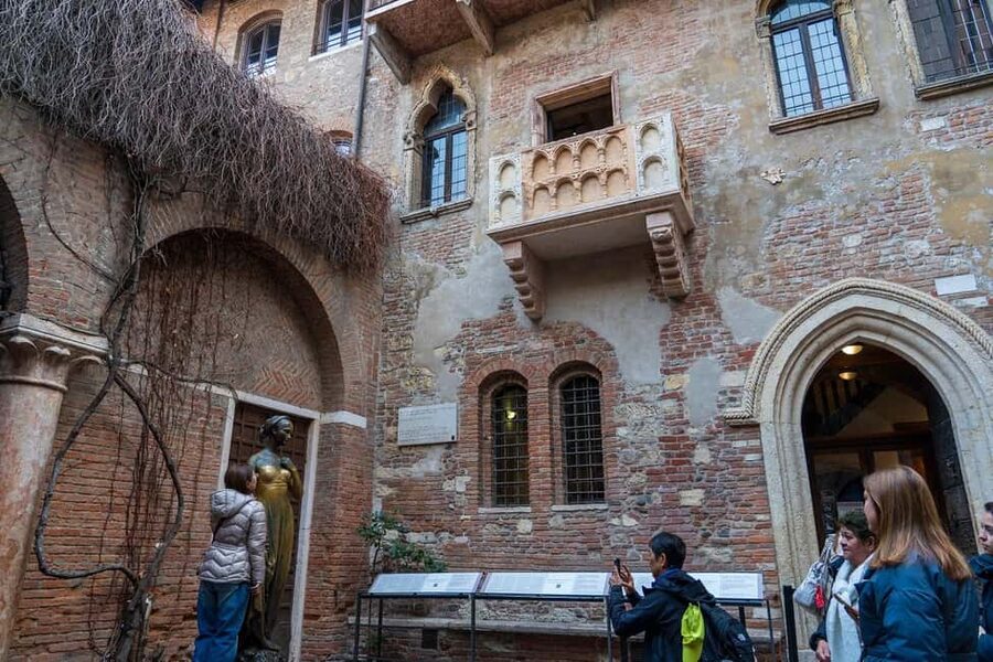 Verona: Small Group Guided Walking Tour with Arena Tickets - Meeting at Piazza Bra and entering the Arena