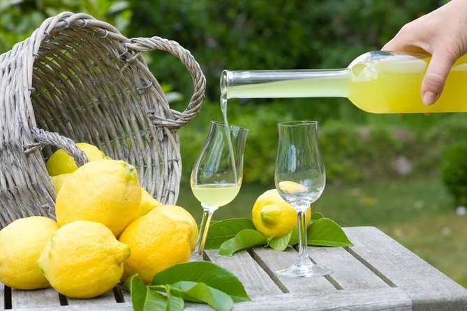 Walking Food Tour in Sorrento w/ Limoncello Factory Lemon Grove - Starting in Piazza Tasso